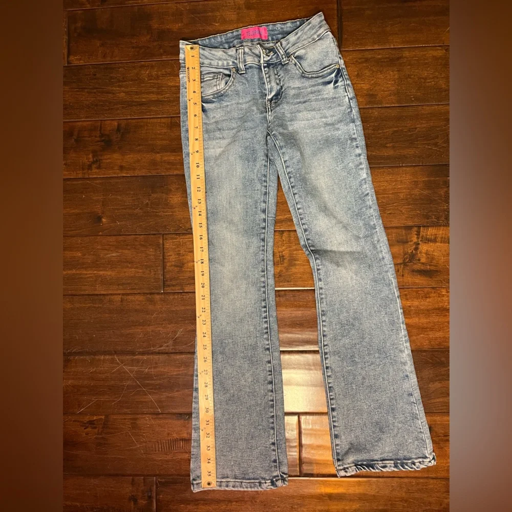 Light Blue Flare Jeans- simple and cute - Picture 4 of 6